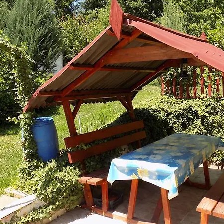 Viragos Vendeghaz * Noszvaj